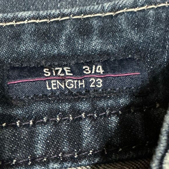 Vigoss Distressed Dark Wash The Chelsea Capri Blue Jeans - Picture 11 of 14